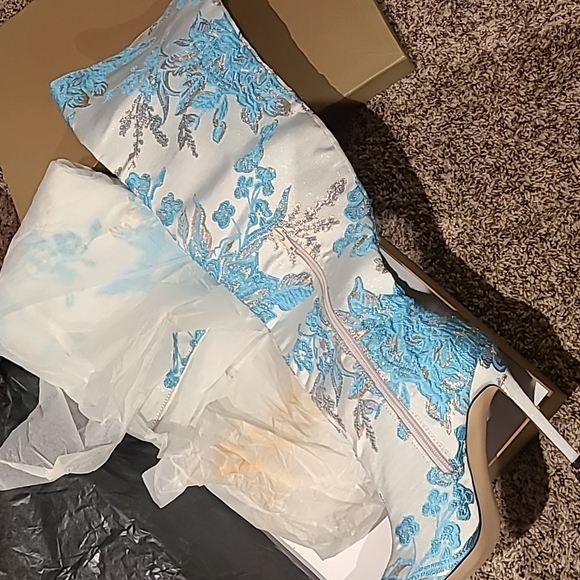 Women's knee high boots - Picture 3 of 6